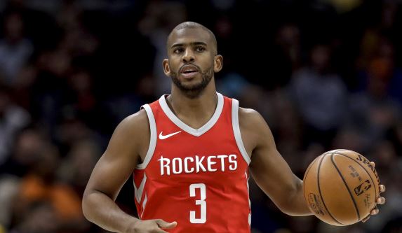 Chris Paul en defensa.