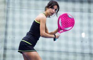 Cómo agarrar una raqueta de pádel