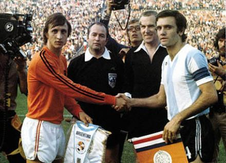 Johan Cruyff jugador entrenador selección holandesa Naranja mecánica