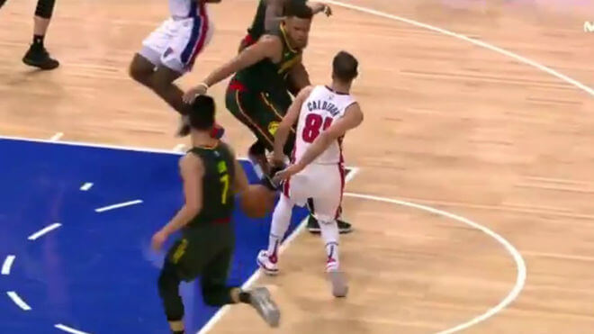 El pase de espalda, gran herramienta para sorprender al rival.