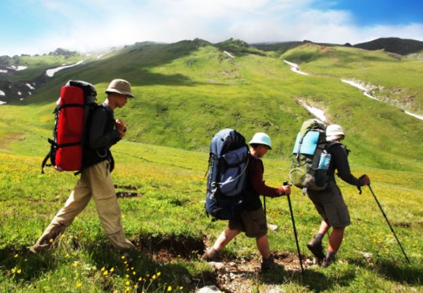 ruta de senderismo botas de montaña