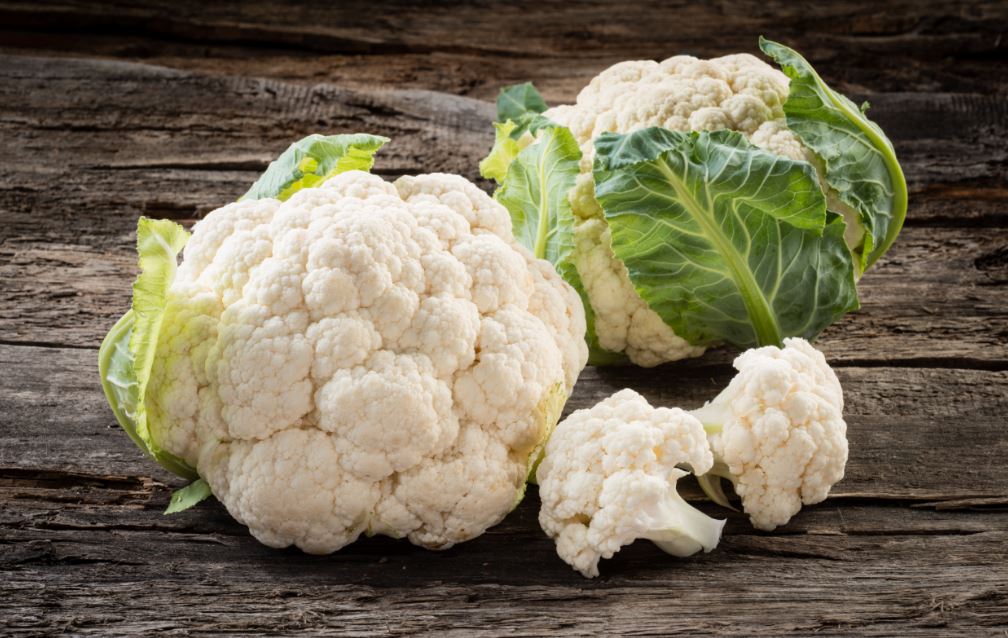 La coliflor es una gran fuente de vitaminas y minerales y tiene propiedades diuréticas.