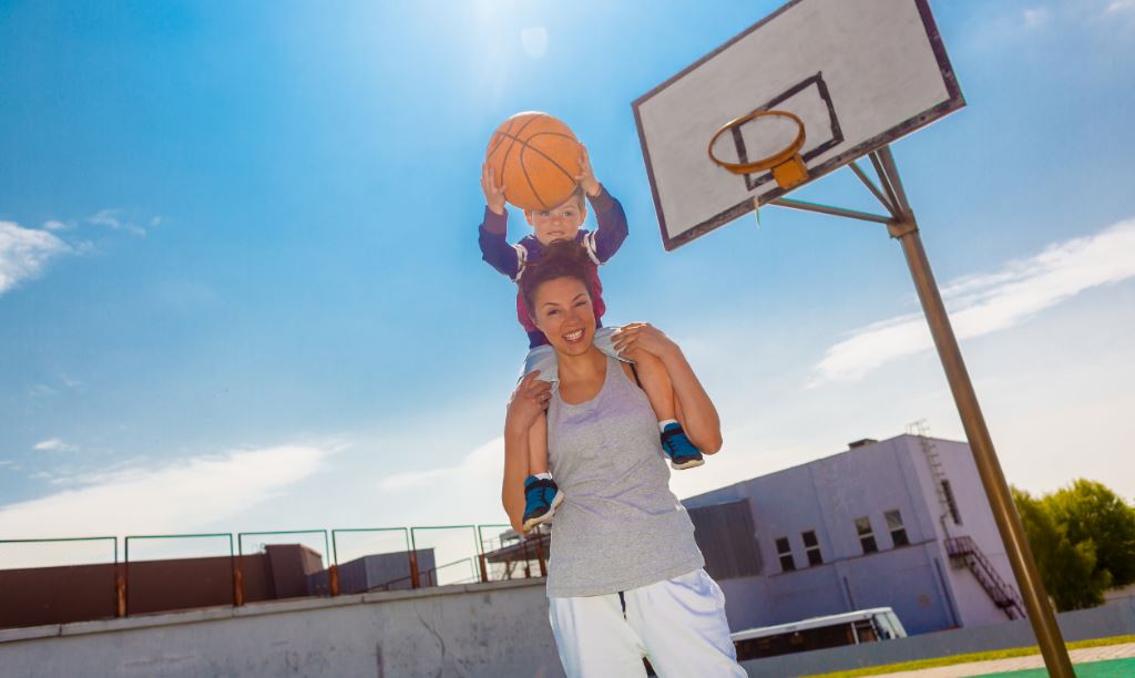 Cómo ayuda el baloncesto en el desarrollo de los niños Cómo ayuda el baloncesto en el desarrollo de los niños