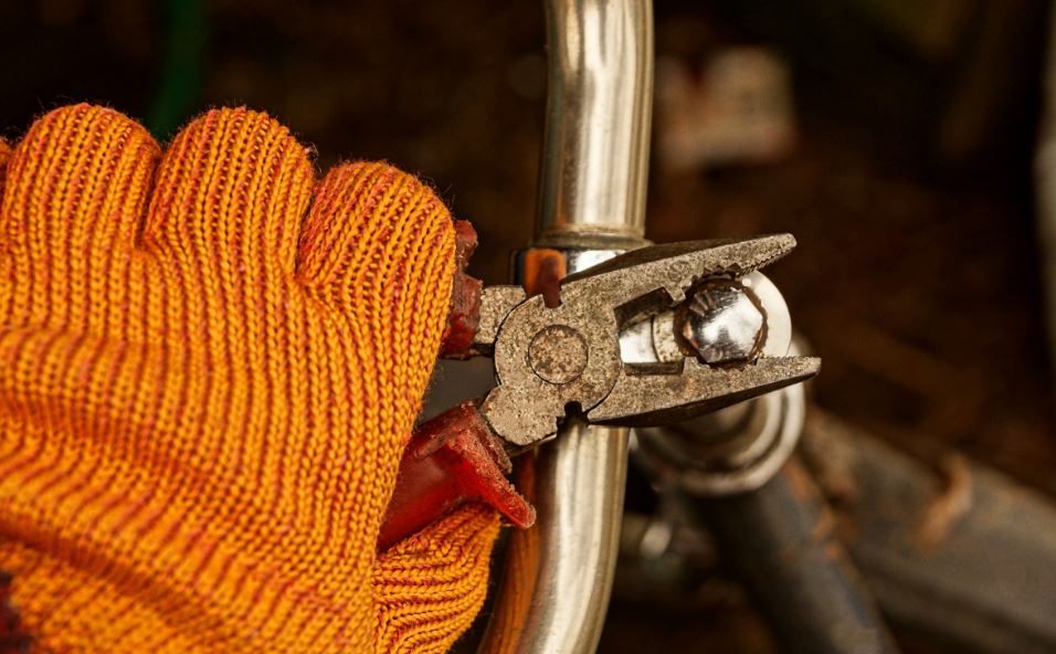 Herramientas imprescindibles que debes llevar en tu bici