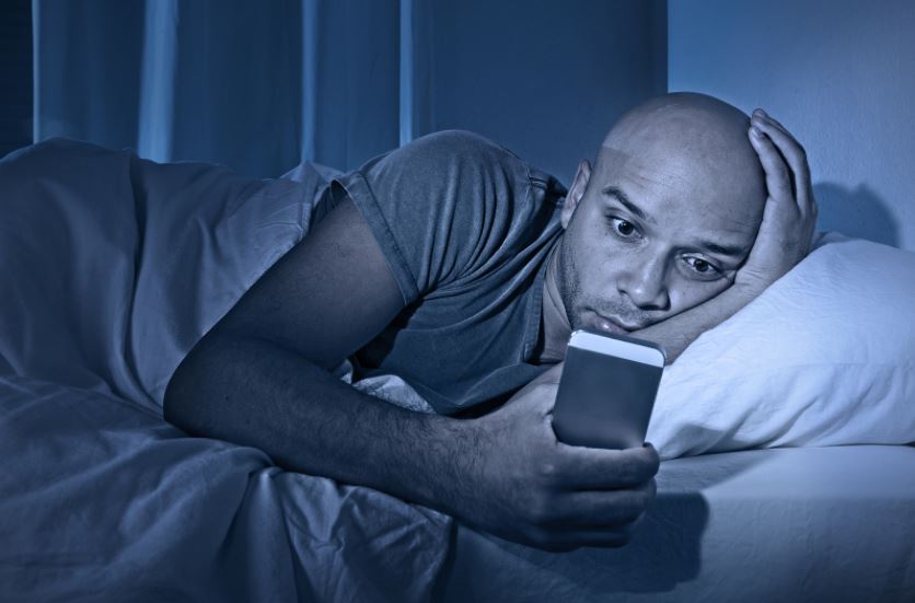 ¿Cómo afecta dormir poco?