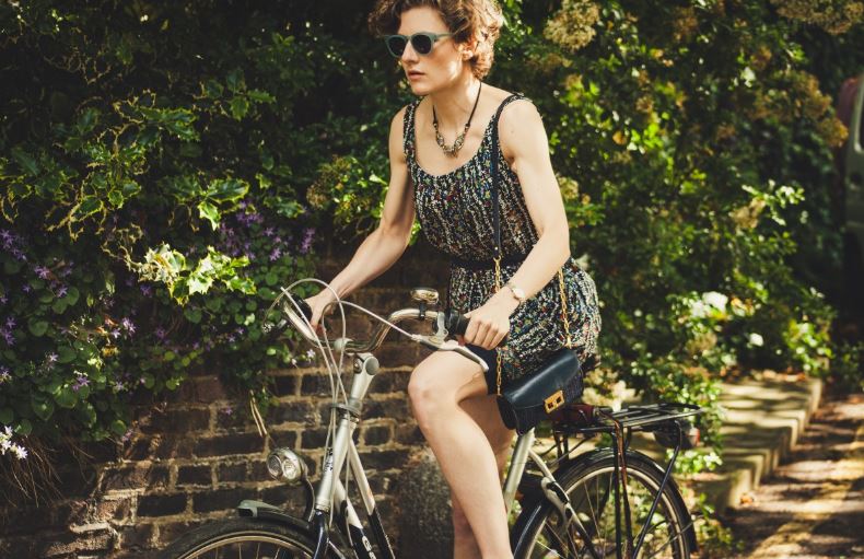 ¿Qué te parece transportarte en bici? Al trabajo, a la universidad, a la casa de tus amigos, al supermercado.