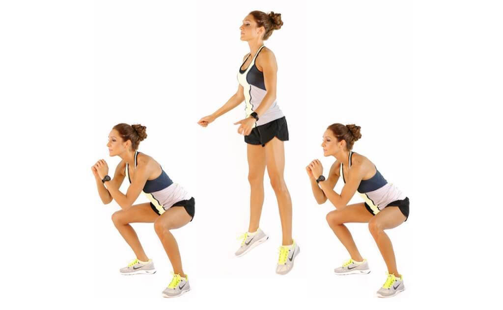 Como su nombre lo indica, estas sentadillas incluyen un salto, el cual se realiza al terminar la repetición.