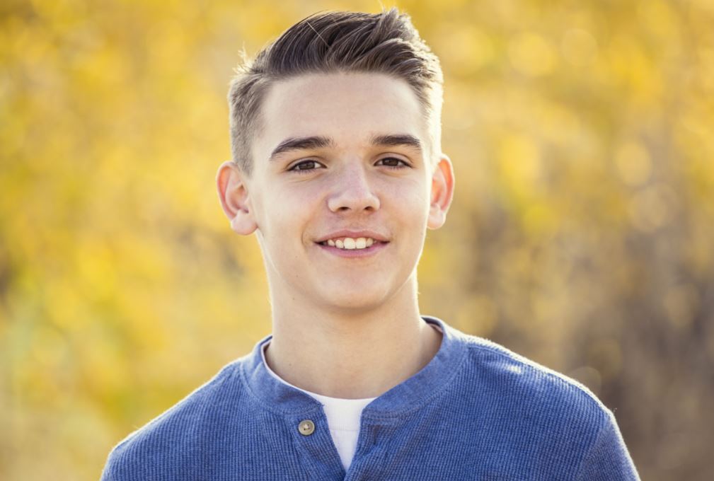 En la adolescencia, la testosterona aumenta de forma natural.