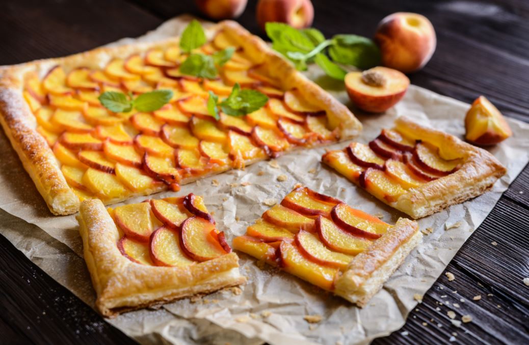 Esta hojaldre es la alternativa perfecta si buscamos disfrutar de un rico postre sin tener remordimientos y así poder seguir una dieta equilibrada.