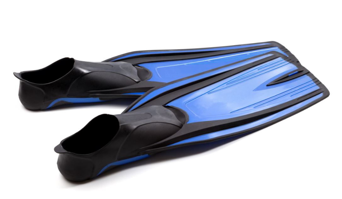 Para fortalecer las piernas y aumentar la flexibilidad de los tobillos, las aletas de natación son un buen recurso.