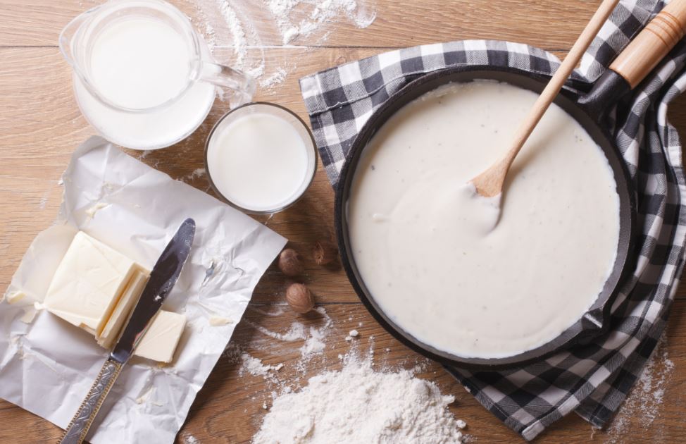 El secreto para una buena bechamel está en aplicar la misma cantidad de harina y mantequilla.