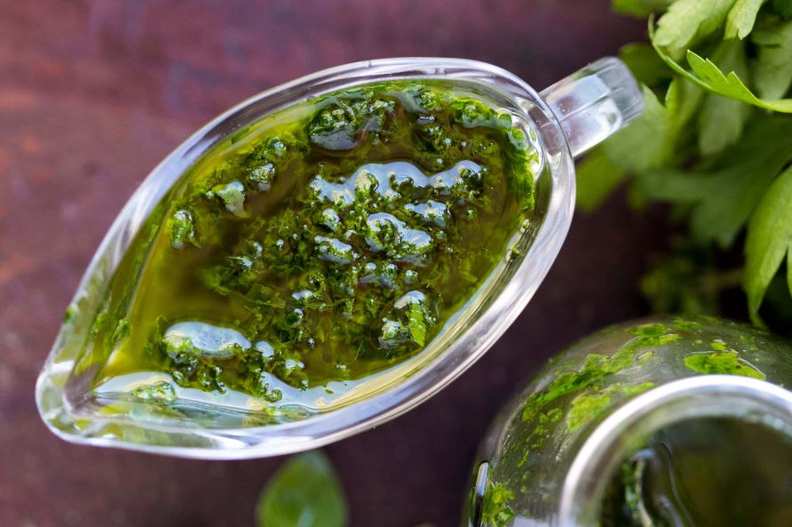 Elaborar salsas chimichurri.