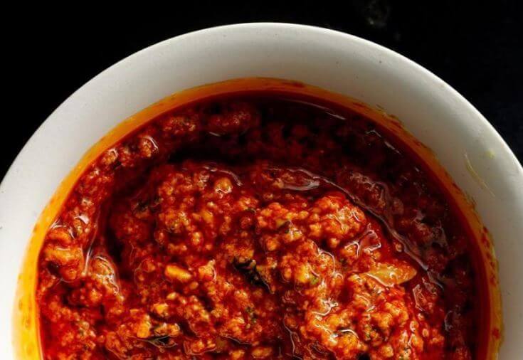 La salsa romesco es sabrosa, ideal para acompañar las pastas.