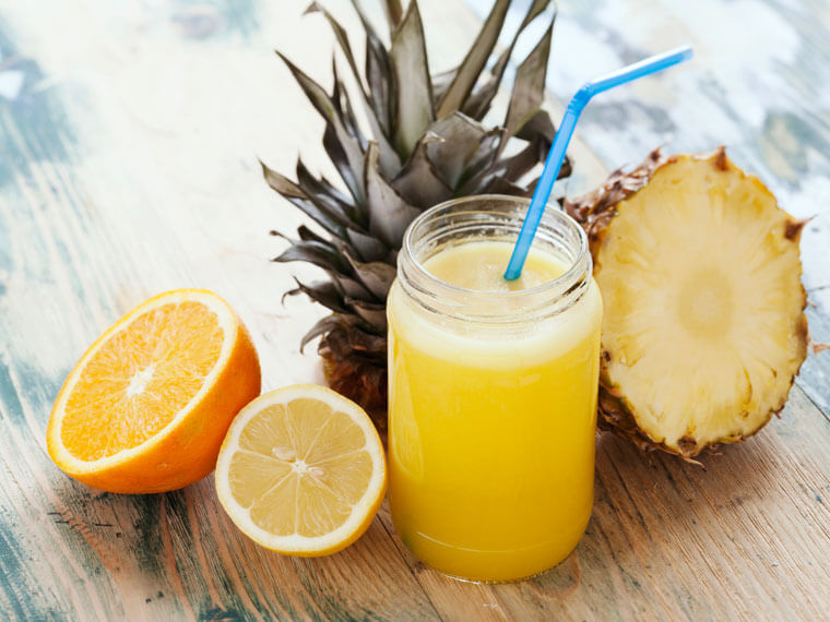Zumo de fruta de piña, una de las bebidas no alcohólicas más consumidas.