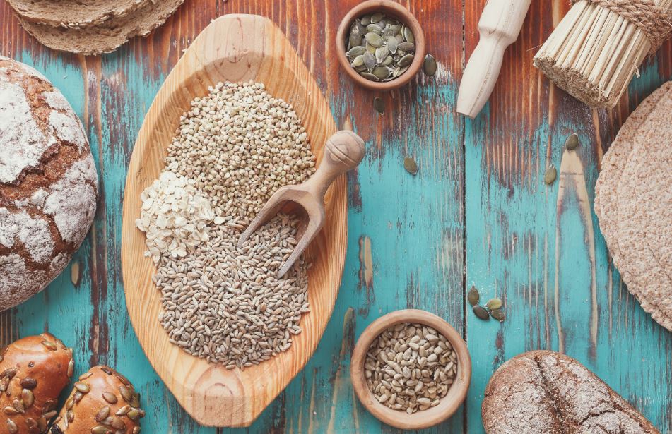 El gluten es una parte innata de la estructura del grano de trigo, más concretamente, conforma la mayoría de sus proteínas.