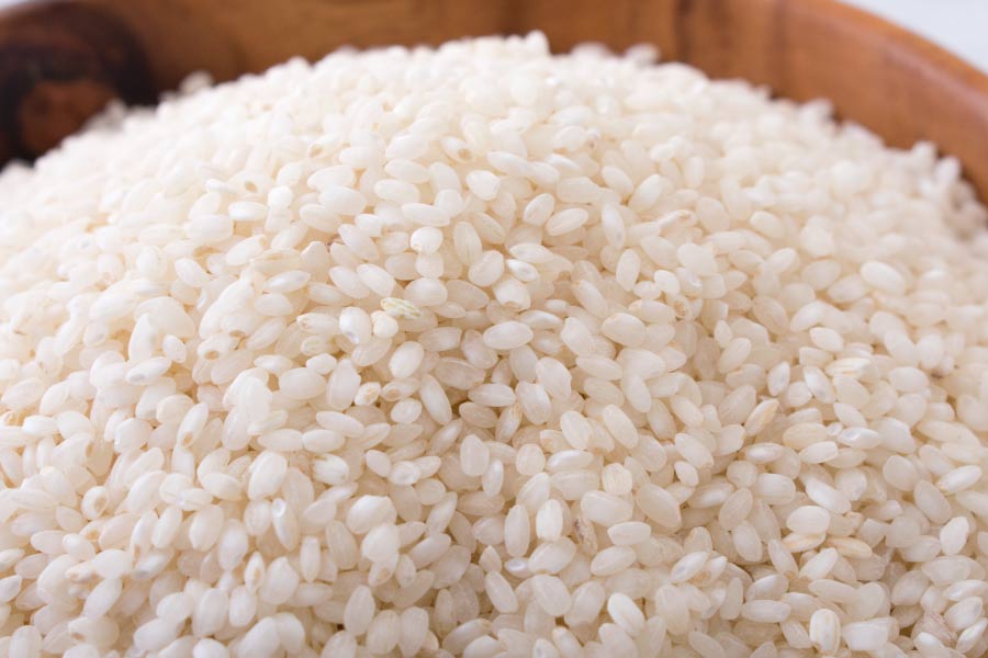 El arroz bomba debe su denominación a su especial facultad de abombarse durante el proceso de cocción.