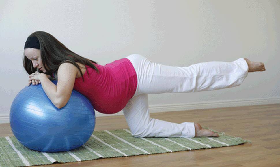 Este trabajo es muy importante para lograr el estiramiento lumbar tan anhelado durante la gestación.