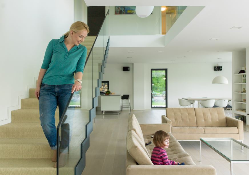 Usar escaleras en casa para hacer cardio.