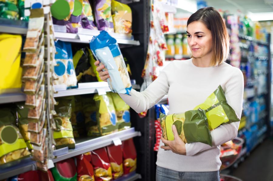 Comprar productos ultraprocesados.