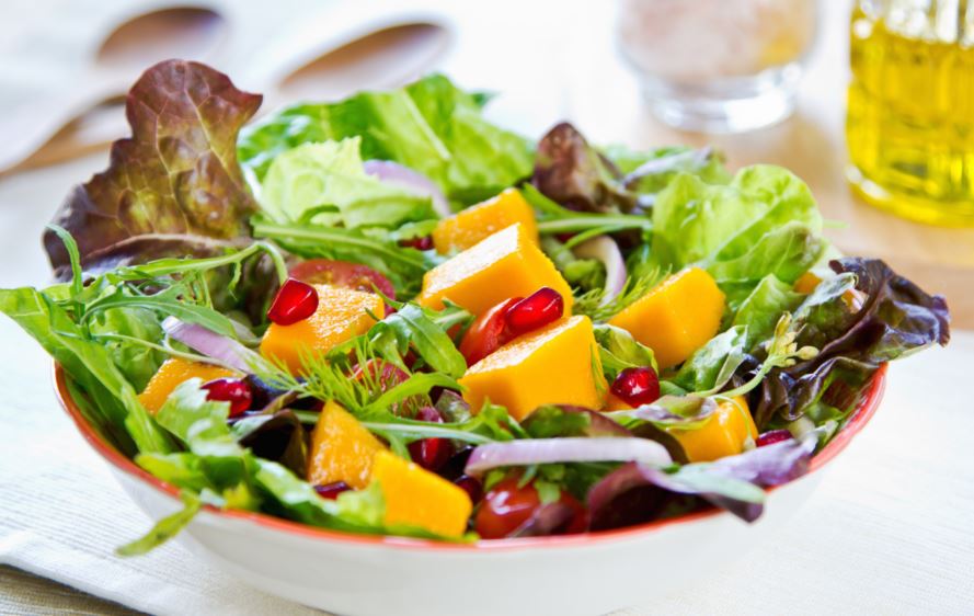 La Ensalada De Verduras Y Frutas