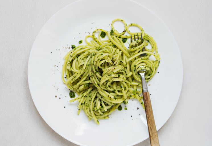 Pasta con pesto de brócoli.