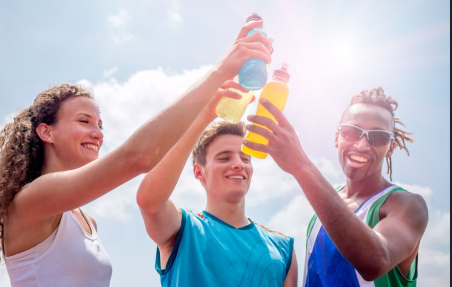Las bebidas isotónicas son muy consumidas por los deportistas.