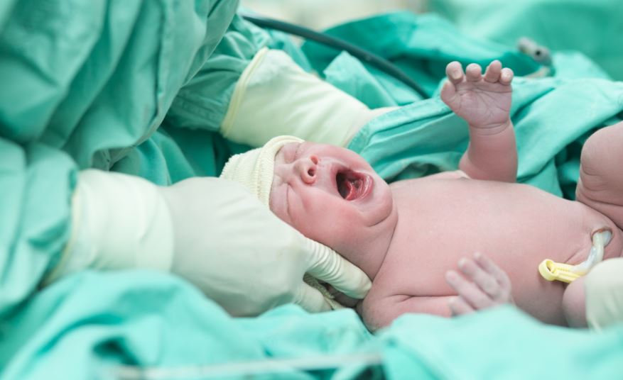 Razones para que nazca un bebé prematuro