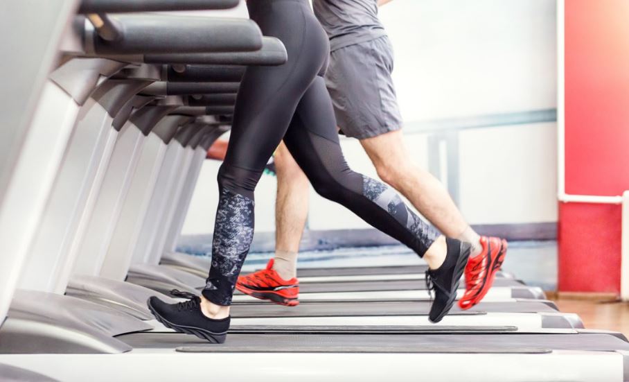 Correr en la pista vs correr en la cinta del gimnasio Correr en la pista vs correr en la cinta del gimnasio