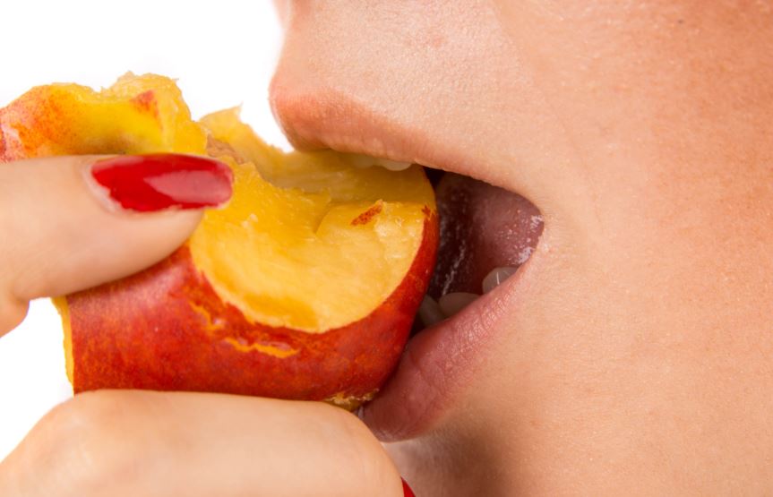 Beneficios de comer melocotón.