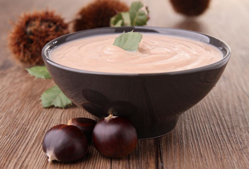 Sopa de castaña y setas.