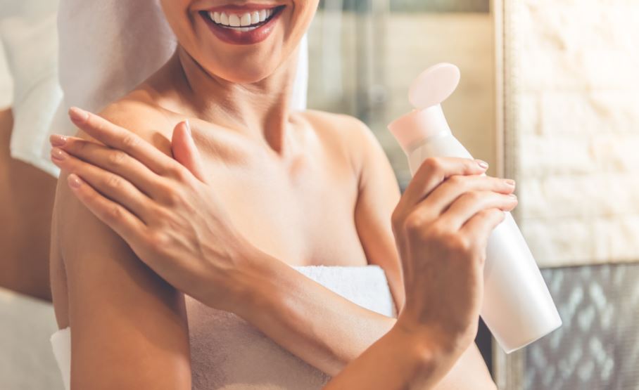 Es importante hidratar la piel de los deportistas para evitar enfermedades.