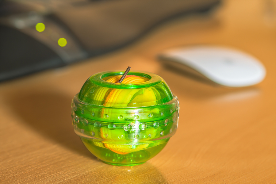 Para prevenir lesiones y fortalecer, la conveniencia de los ejercicios de tríceps con Power Ball es casi indiscutible.