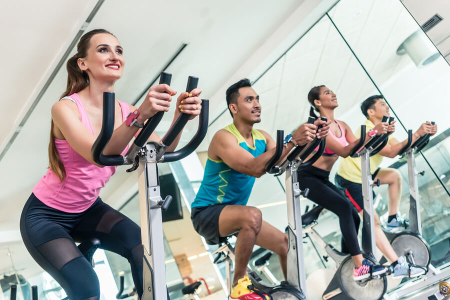 Clase de spinning para adelgazar principiantes