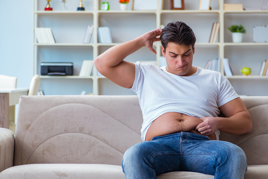 Aumentar la tasa metabólica es una manera de quemar calorías aun en reposo.