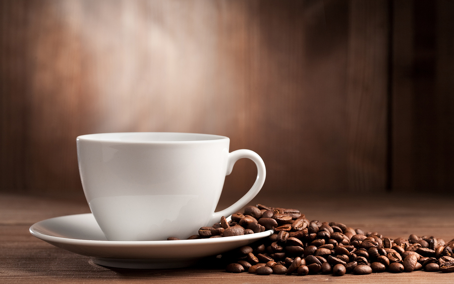 El cafe es uno de los clásicos alimentos que aceleran el metabolismo.