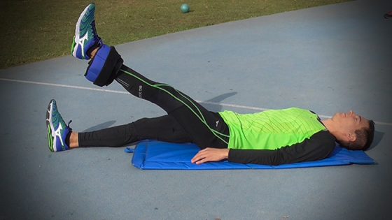 La elevación isométrica es recomendable para los casos de condromedalia rotuliana.