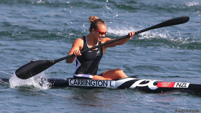 El canotaje en aguas tranquilas plantea el reto de llegar a la meta antes que el rival.