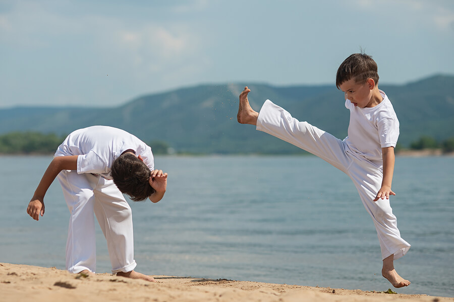 La capoeira es una actividad física muy común en Brasil.