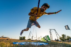 Slackline, un deporte cada vez más popular