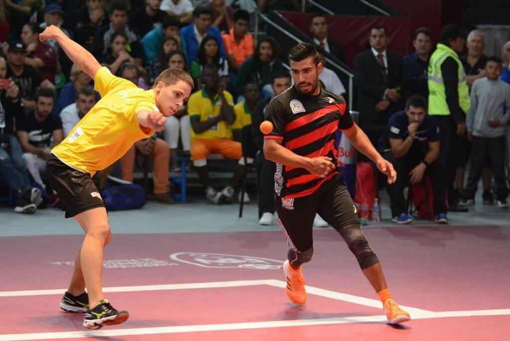 Los jugadores pueden usar protección para sus manos.