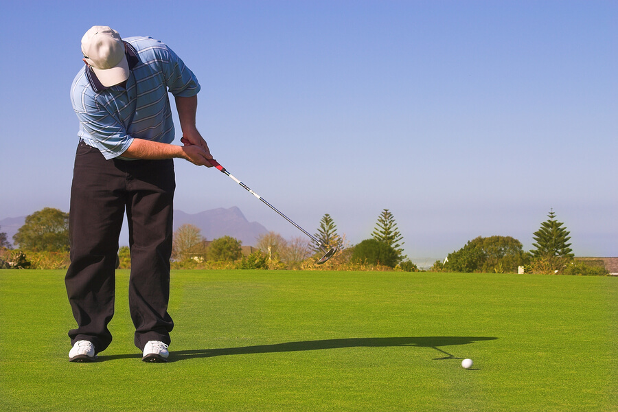 Una de las cuestiones básicas del golf tiene que ver con la entrada al green, la zona más cercana al hoyo.