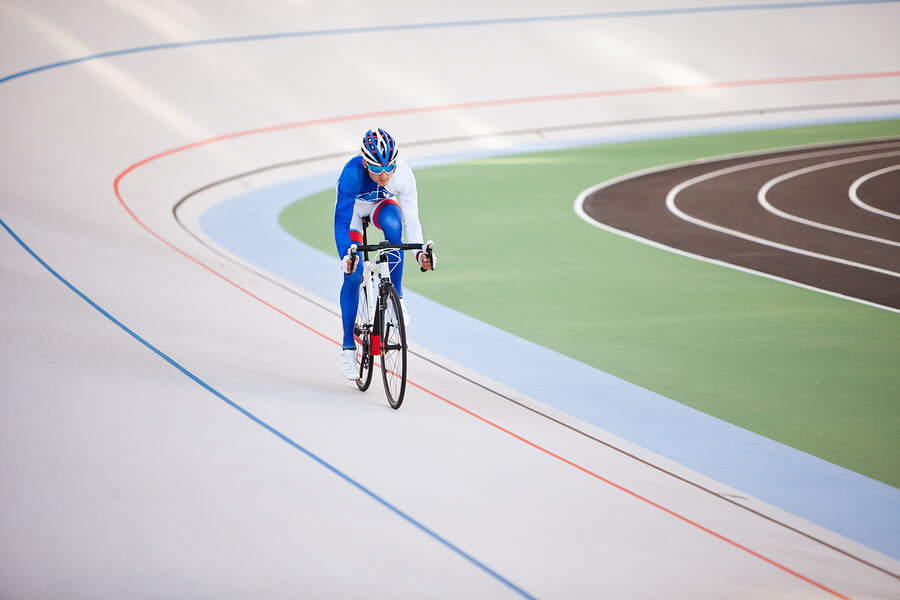 El ciclismo en pista es una de las competencias de ciclismo olímpicas.