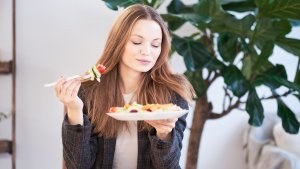 Comer despacio te hace perder peso