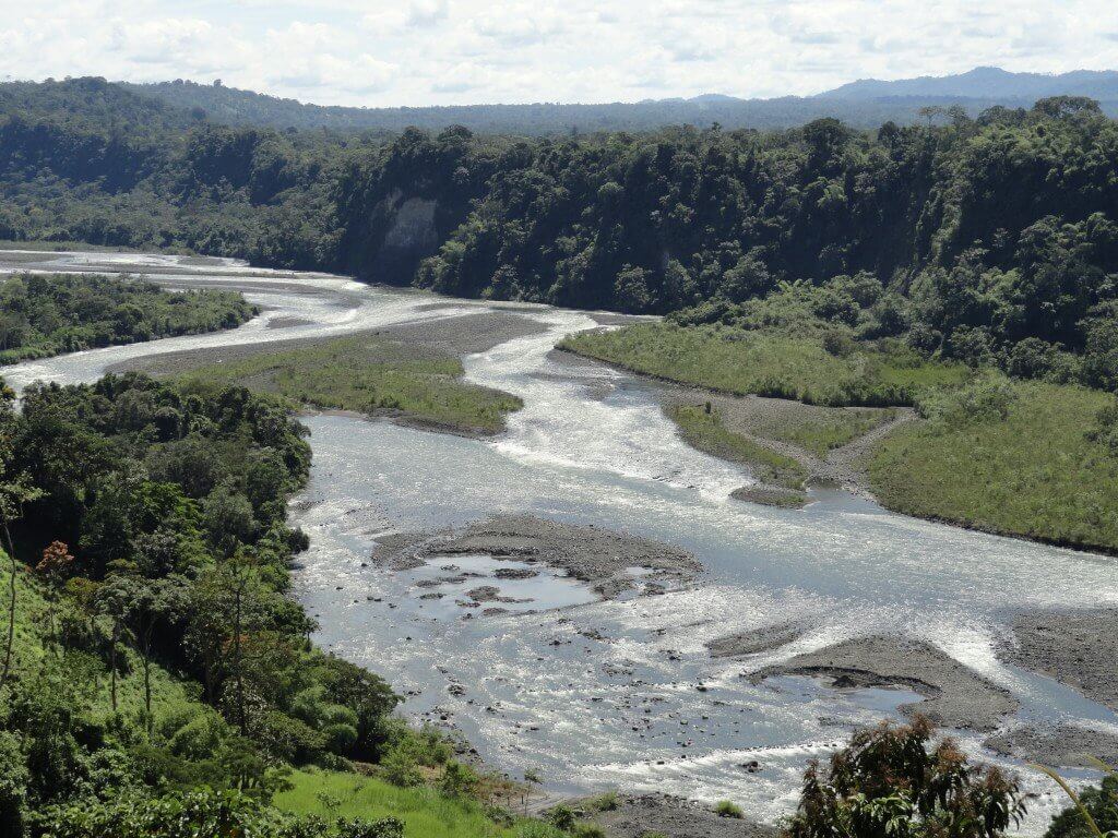 El Río Upano es uno de los mejores ríos para hacer rafting en Sudamérica.