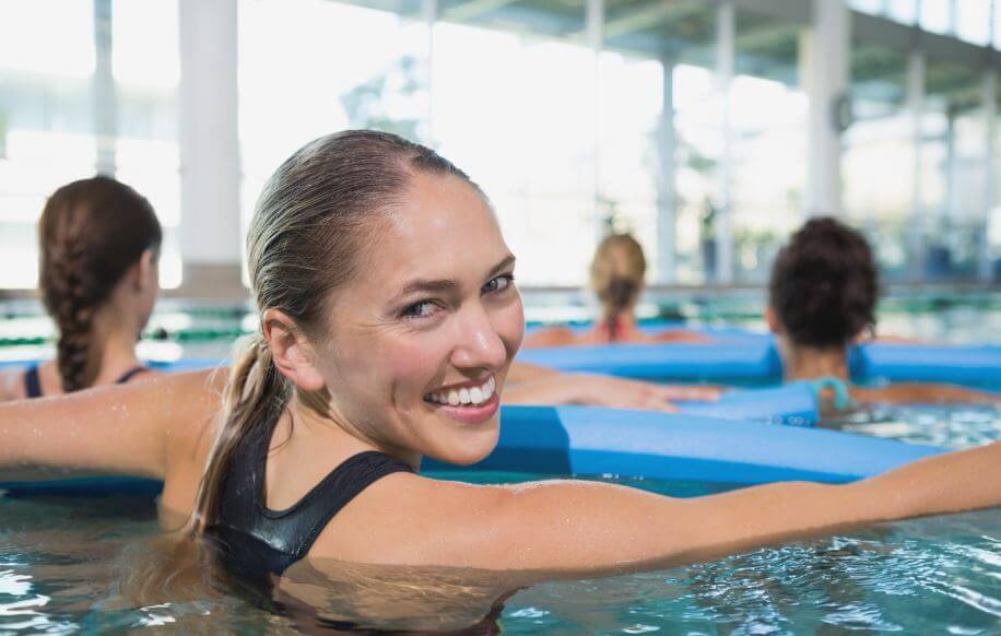 La hidroterapia ofrece diversos beneficios para la rehabilitación muscular.