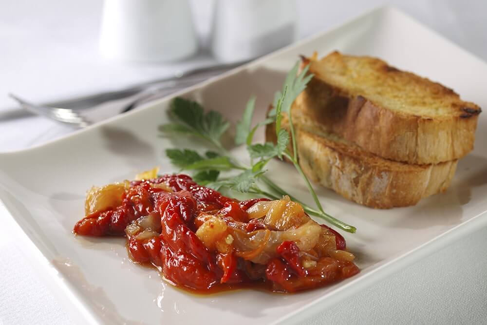 El esparraet es una comida típica de España.