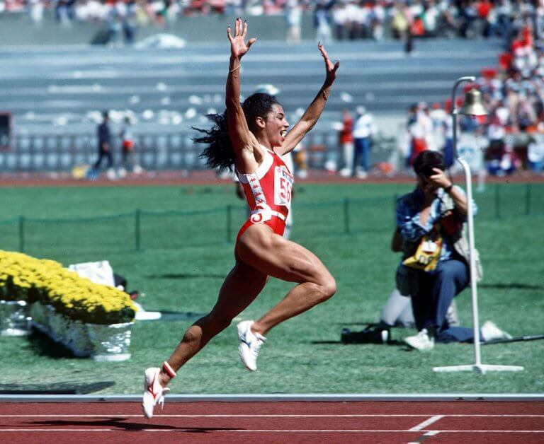 Mujer y deporte: ¿Sabes por qué Franco prohibió el atletismo femenino  durante 20 años?