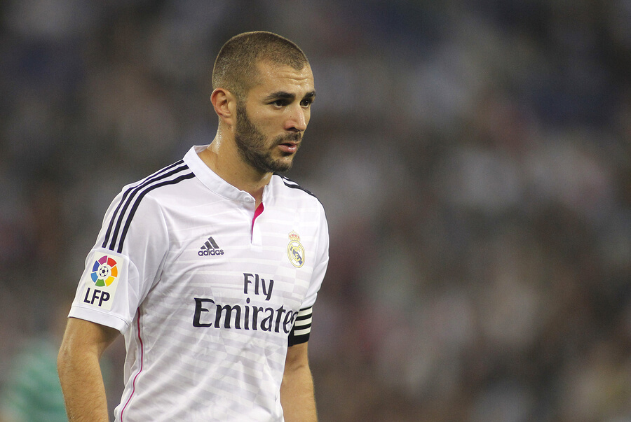 Karim Benzema jugando para el Real Madrid.