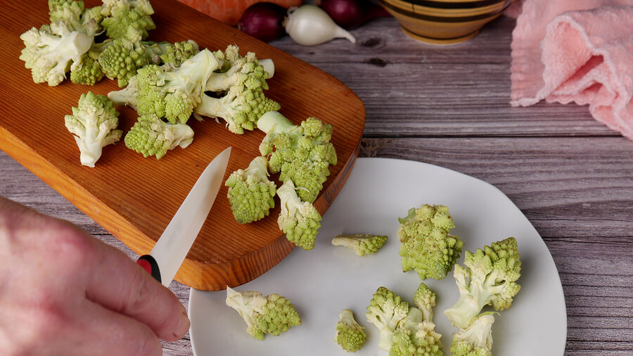 El romanesco es un ingrediente ideal para estos entrantes navideños.