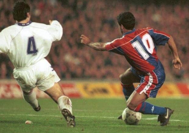 Romario y su clásica 'cola de vaca'.